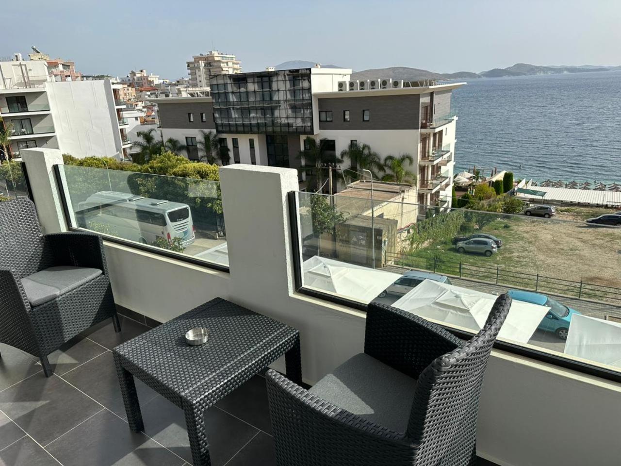 Sunrose Residences Sarandë Esterno foto