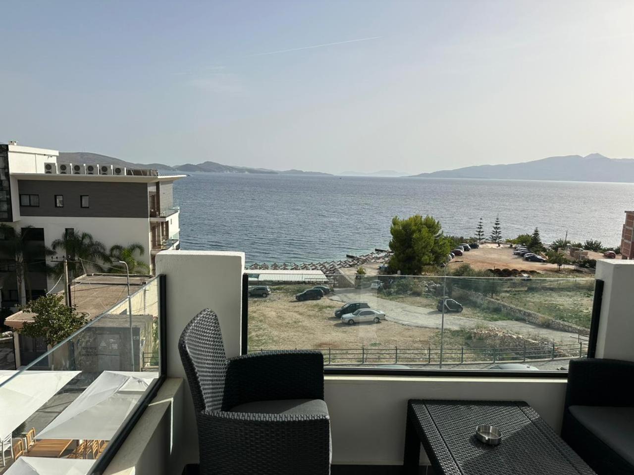 Sunrose Residences Sarandë Esterno foto