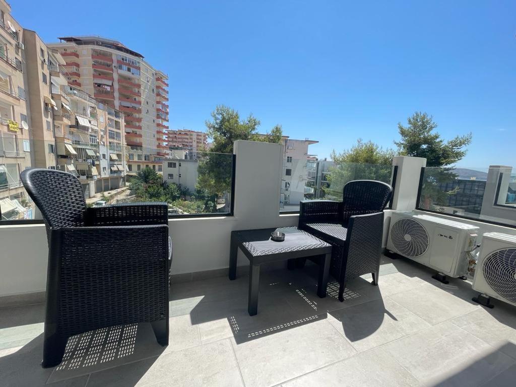 Sunrose Residences Sarandë Esterno foto