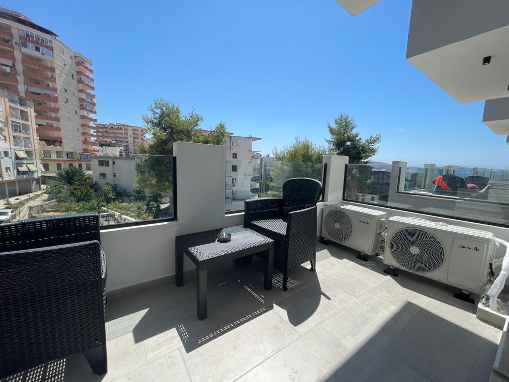 Sunrose Residences Sarandë Esterno foto