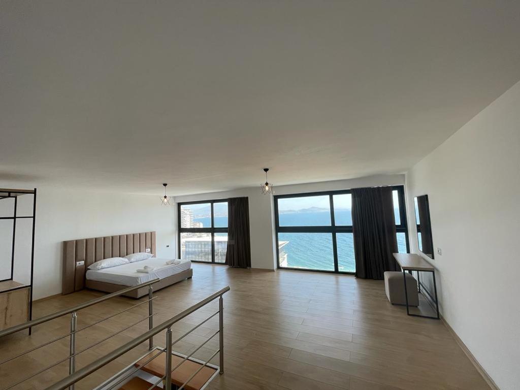 Sunrose Residences Sarandë Esterno foto