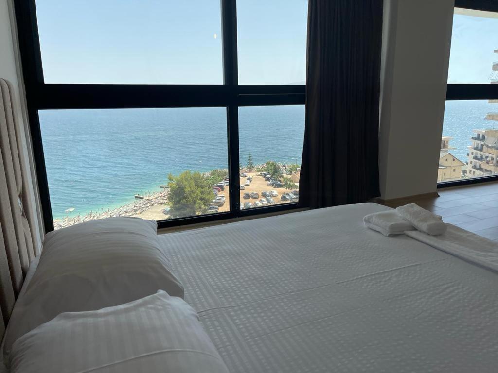Sunrose Residences Sarandë Esterno foto