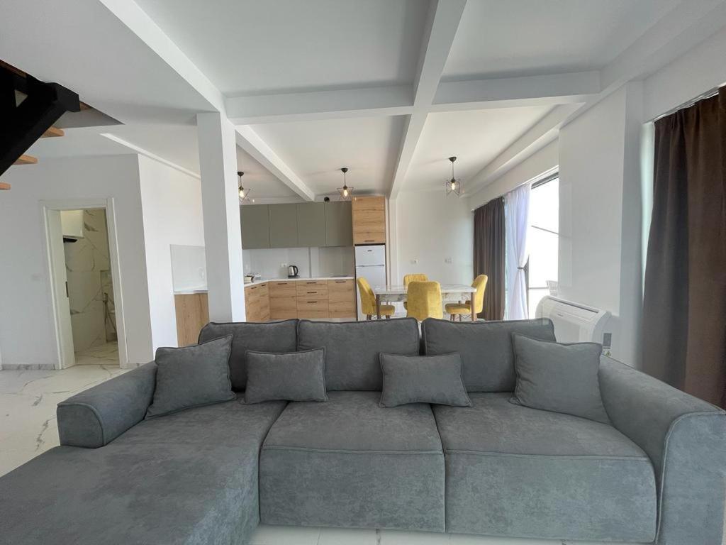 Sunrose Residences Sarandë Esterno foto