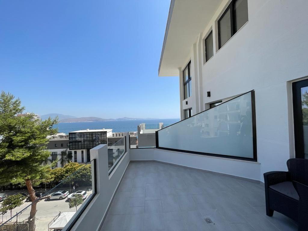 Sunrose Residences Sarandë Esterno foto