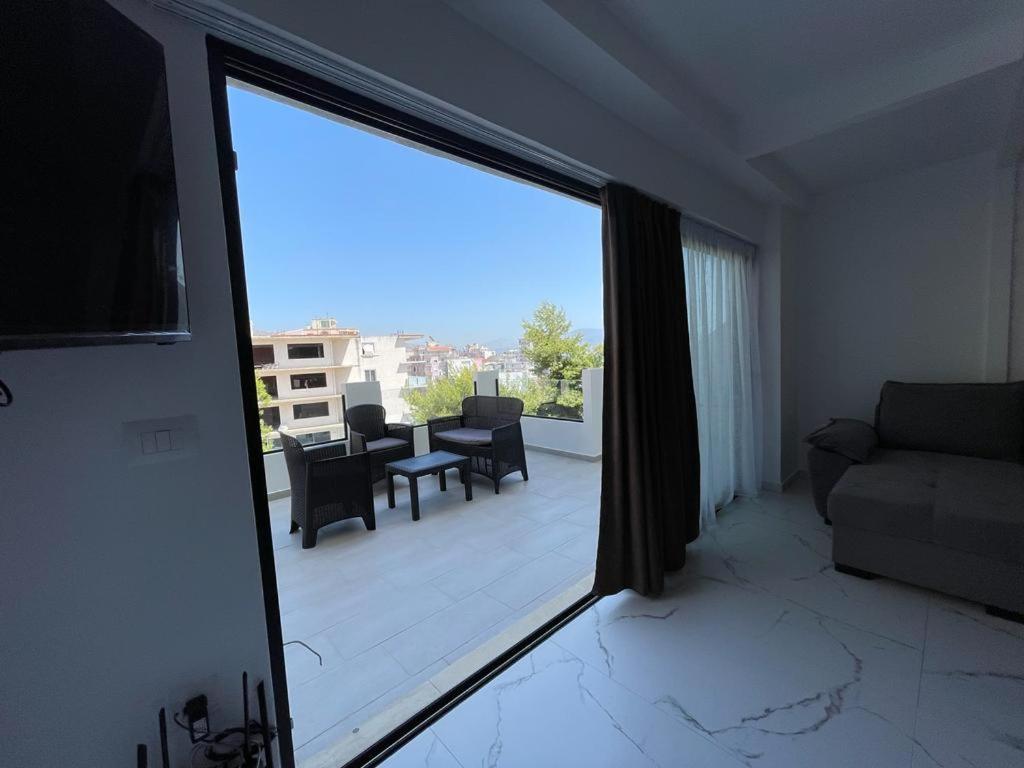 Sunrose Residences Sarandë Esterno foto