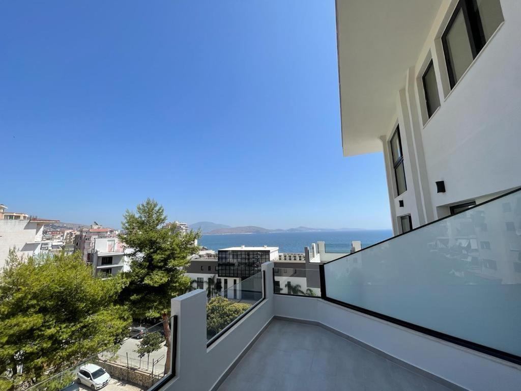 Sunrose Residences Sarandë Esterno foto