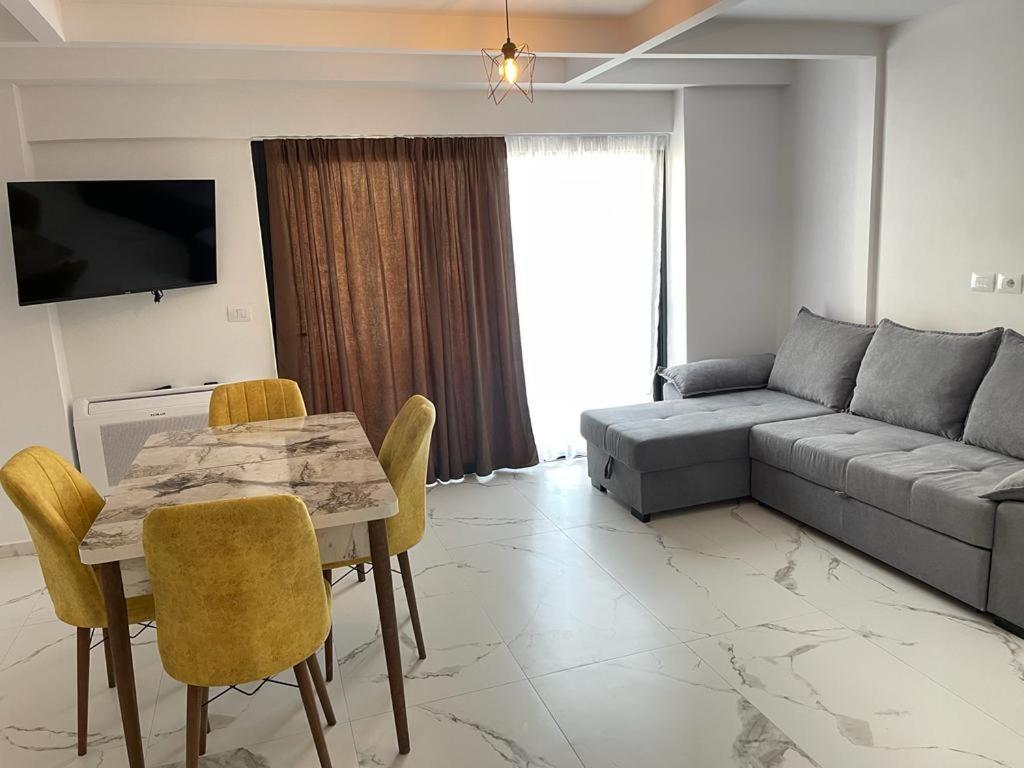 Sunrose Residences Sarandë Esterno foto