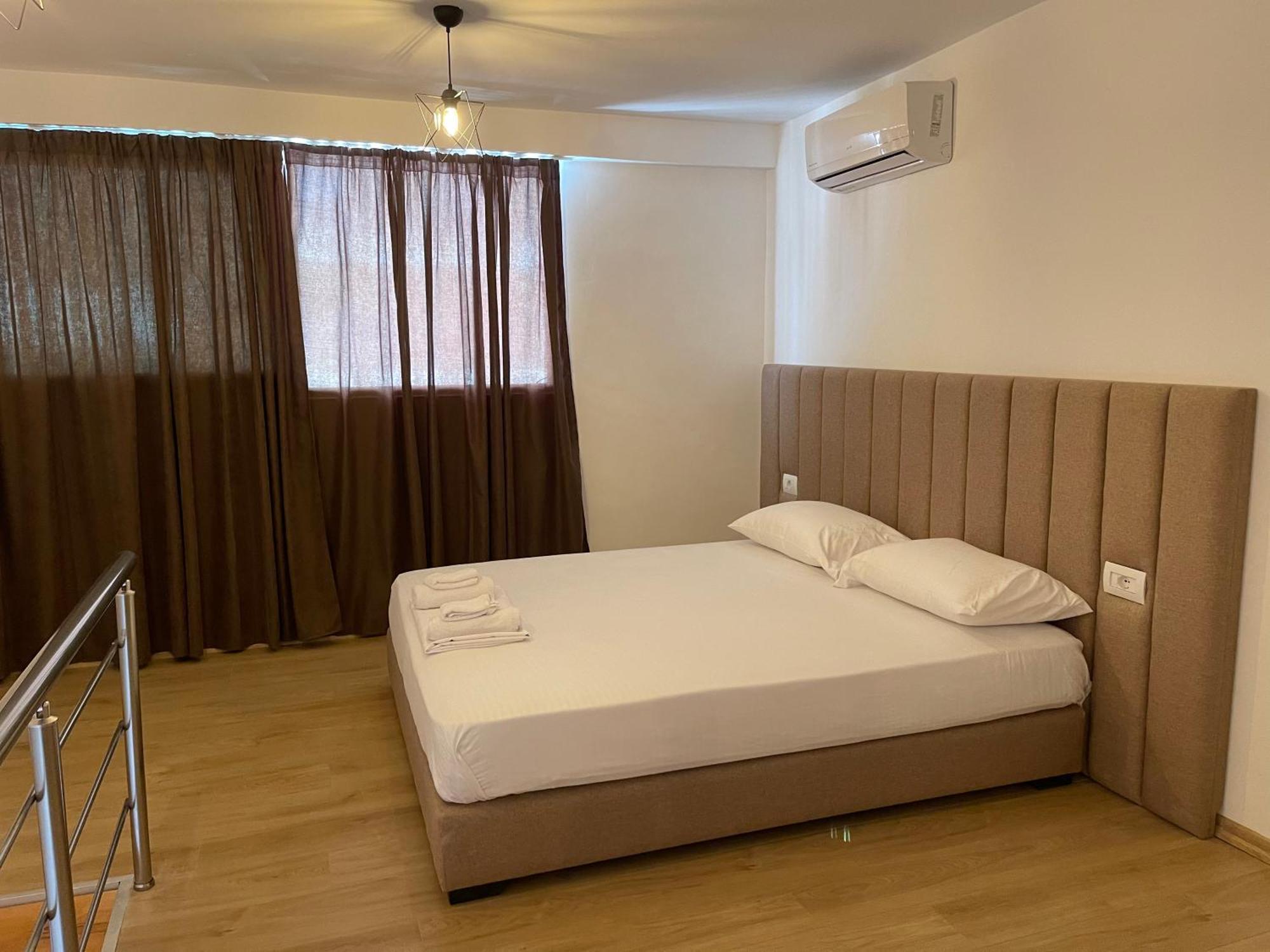 Sunrose Residences Sarandë Esterno foto