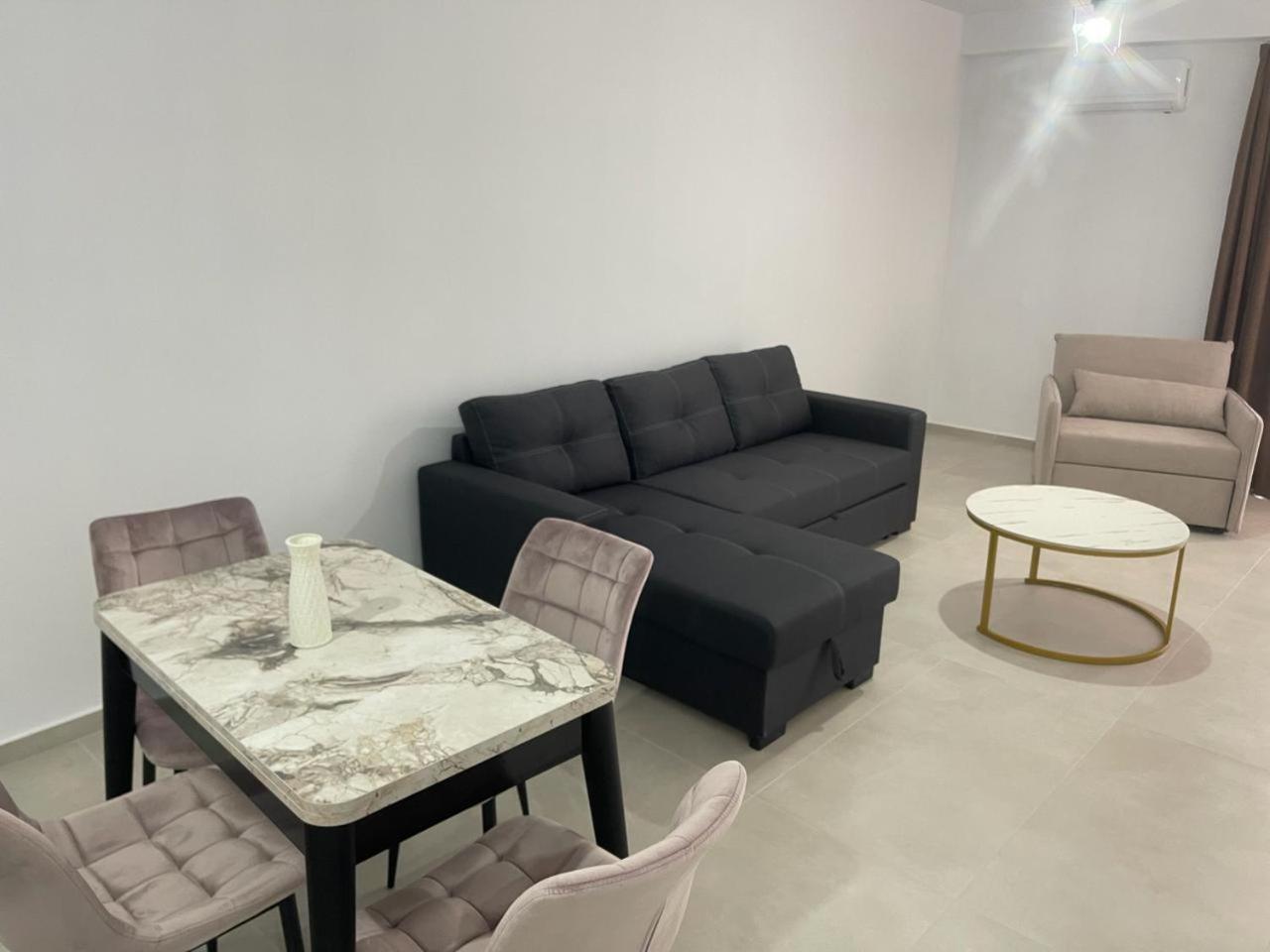 Sunrose Residences Sarandë Esterno foto