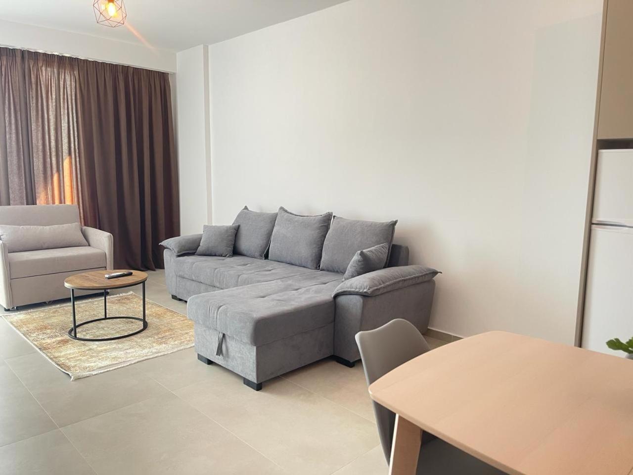 Sunrose Residences Sarandë Esterno foto