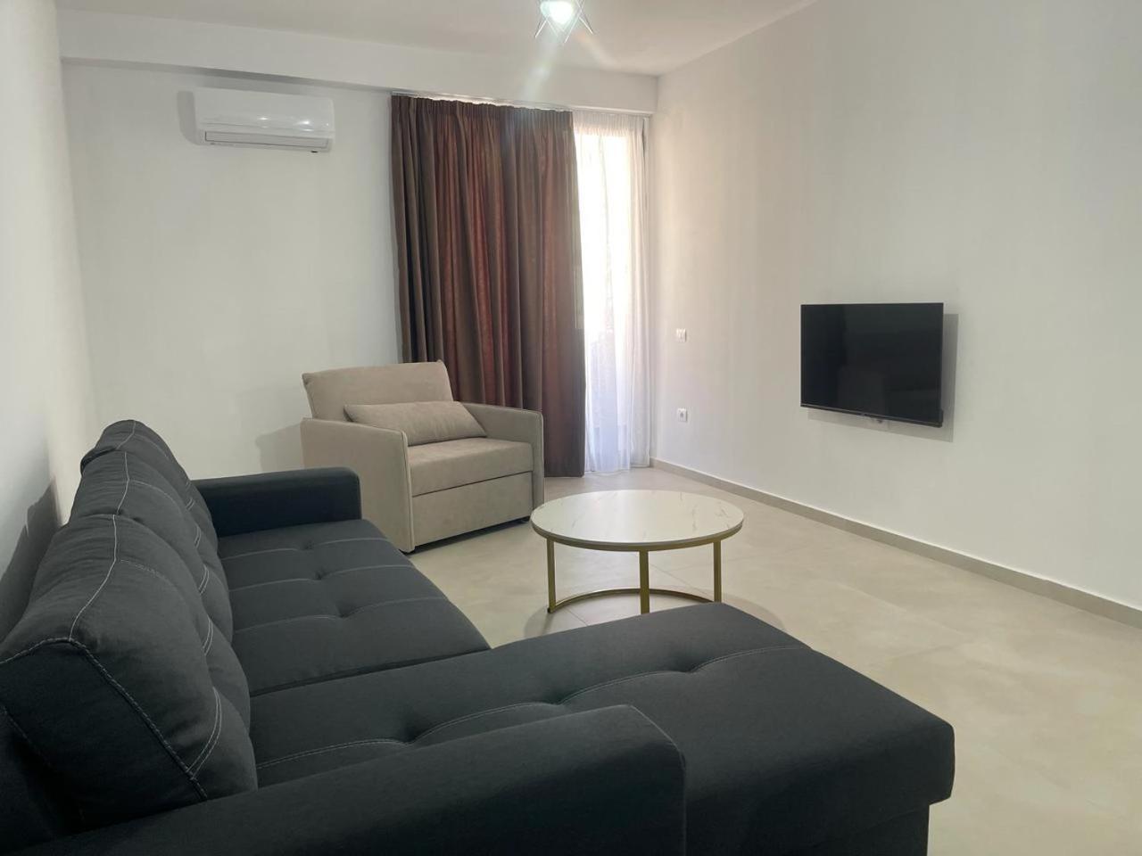 Sunrose Residences Sarandë Esterno foto