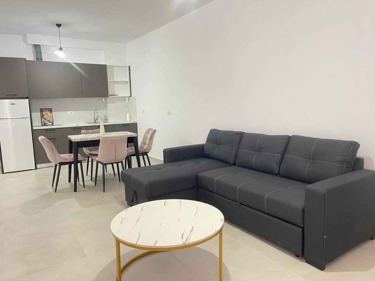 Sunrose Residences Sarandë Esterno foto