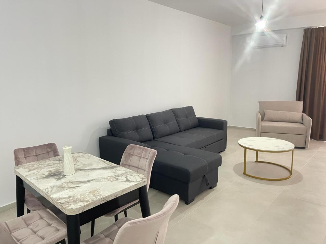 Sunrose Residences Sarandë Esterno foto