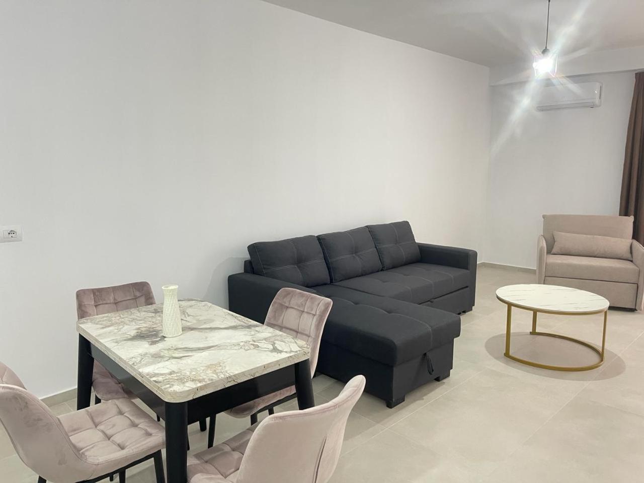 Sunrose Residences Sarandë Esterno foto